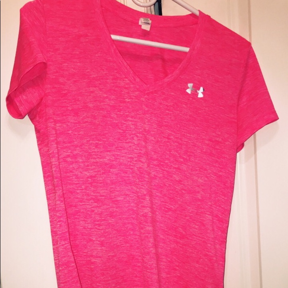 Women’s under armour small v neck